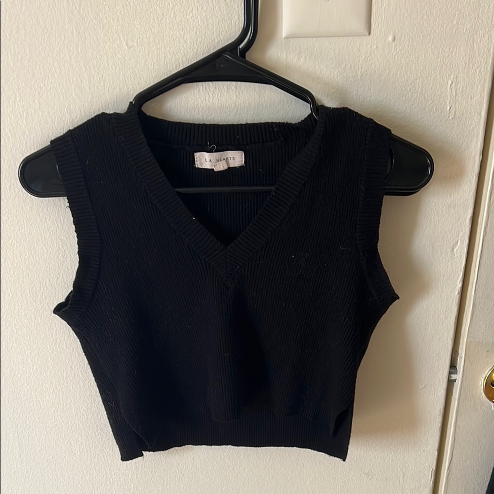 La Hearts Black Fitted Crop Tank Top